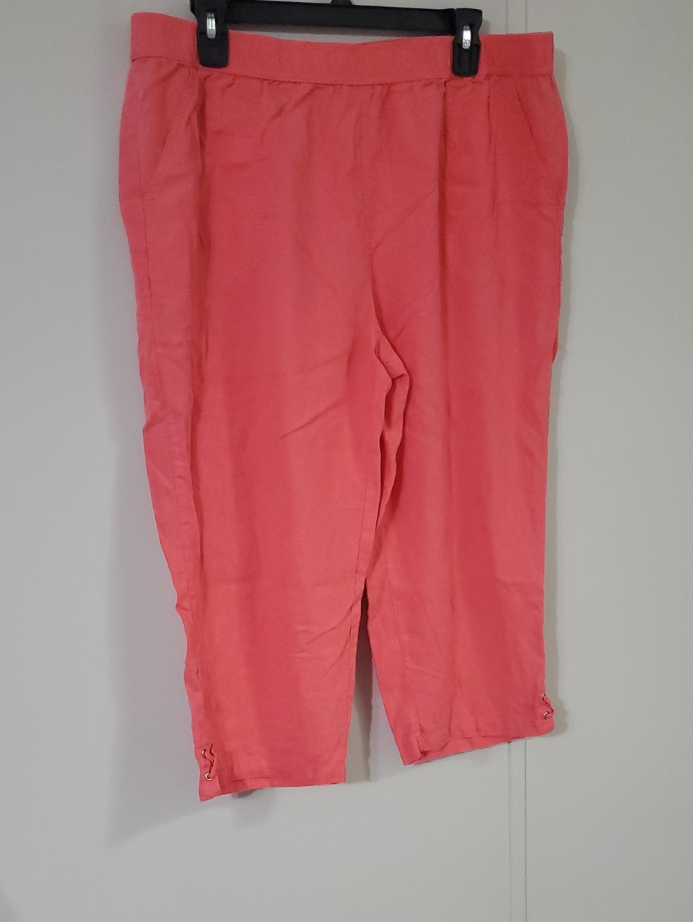 Coral Bay Pink Cropped Stretch Capris